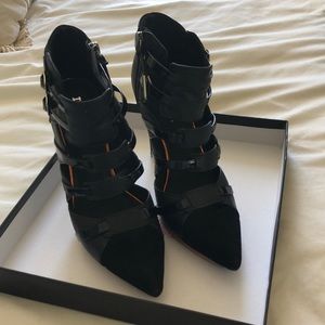 L.A.M.B kaine black leather heel size 8.5 black